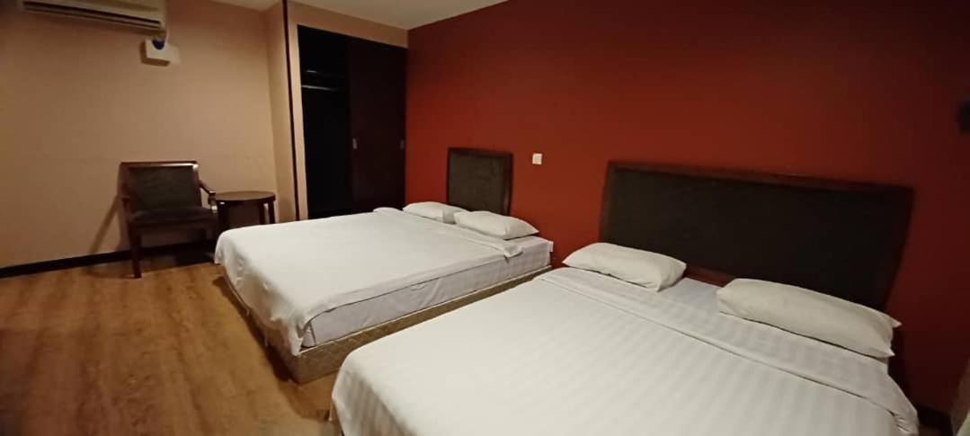 Hotel Sadong88 Кота-Кинабалу Экстерьер фото
