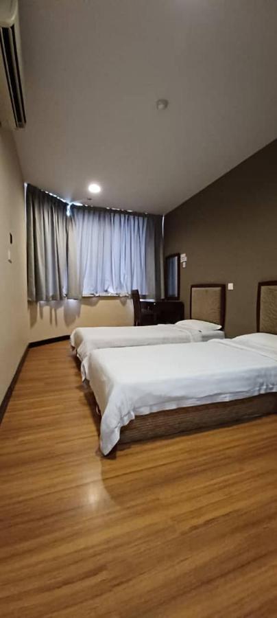 Hotel Sadong88 Кота-Кинабалу Экстерьер фото
