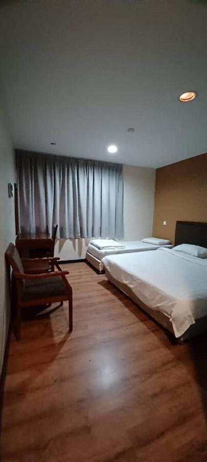 Hotel Sadong88 Кота-Кинабалу Экстерьер фото
