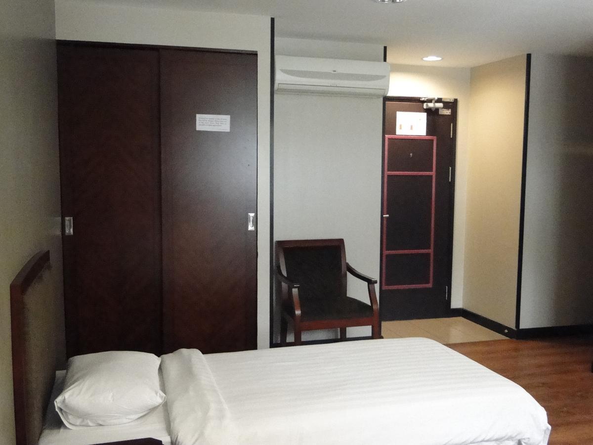 Hotel Sadong88 Кота-Кинабалу Экстерьер фото
