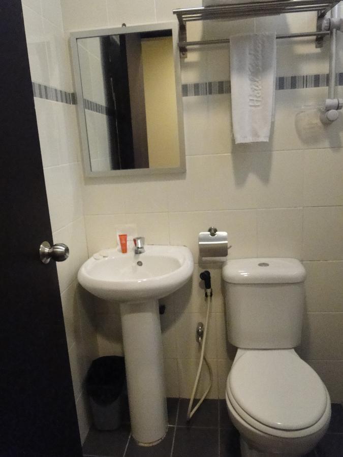 Hotel Sadong88 Кота-Кинабалу Экстерьер фото