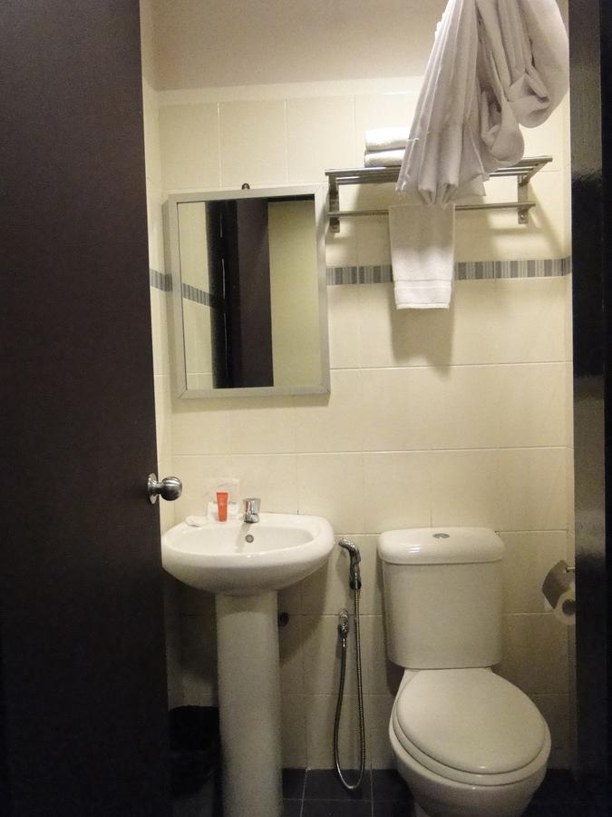 Hotel Sadong88 Кота-Кинабалу Экстерьер фото