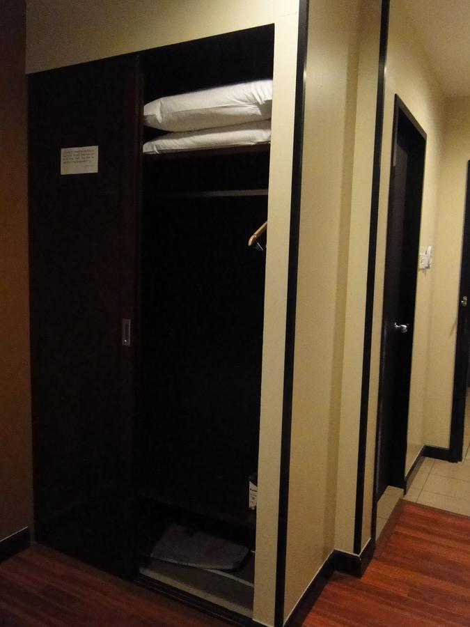 Hotel Sadong88 Кота-Кинабалу Экстерьер фото
