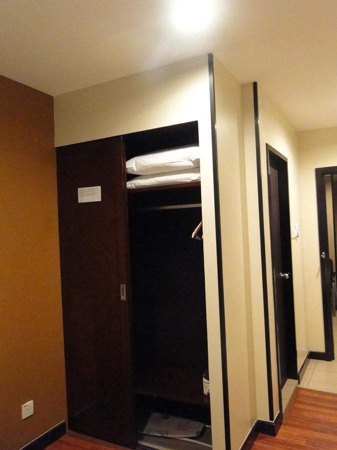 Hotel Sadong88 Кота-Кинабалу Экстерьер фото