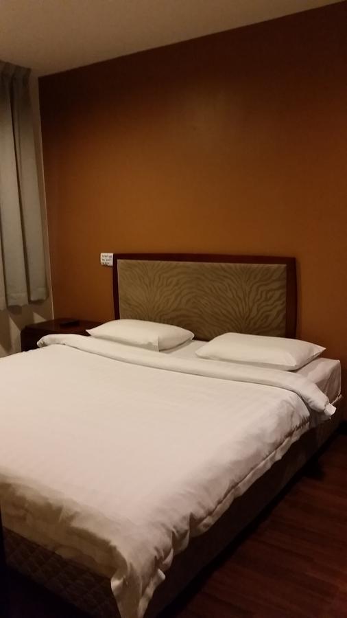 Hotel Sadong88 Кота-Кинабалу Экстерьер фото