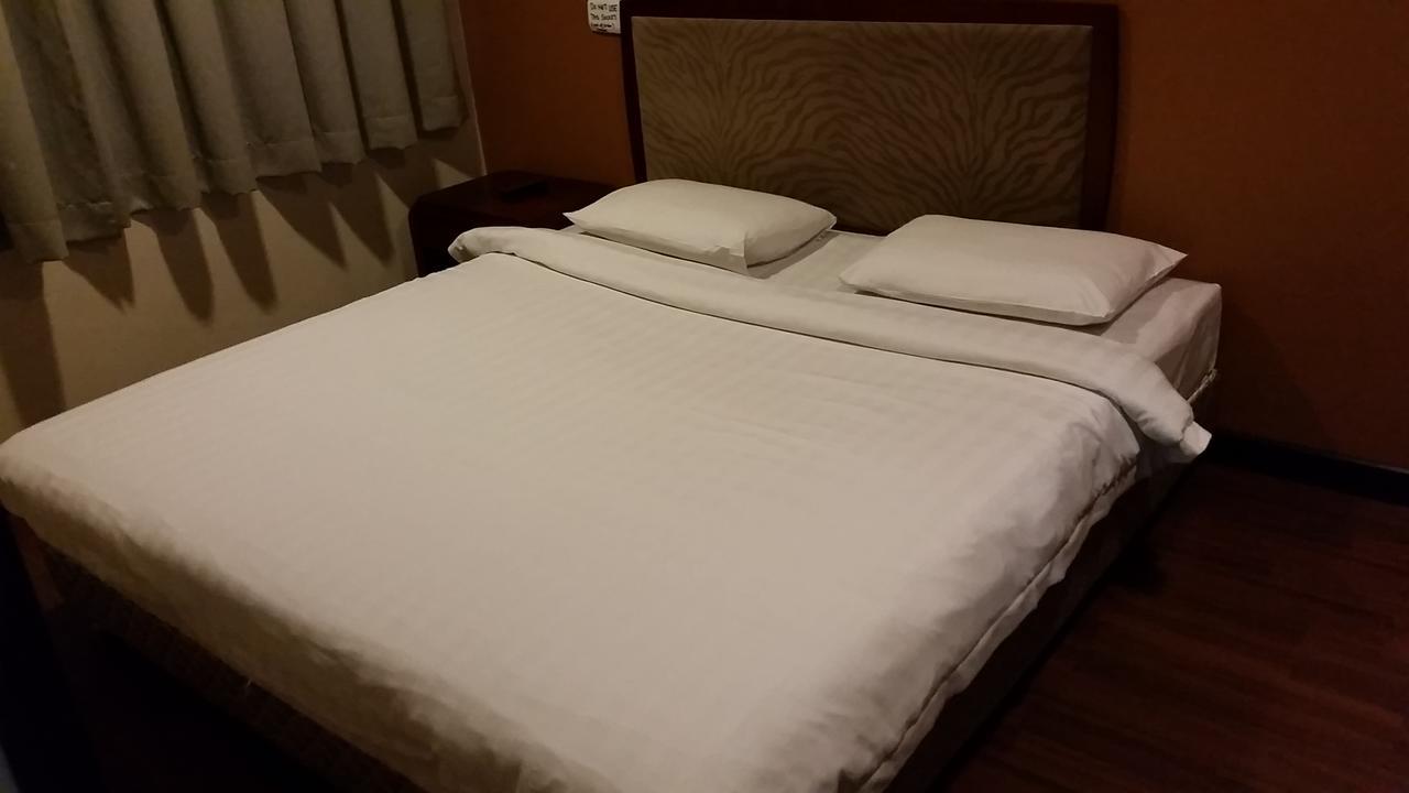 Hotel Sadong88 Кота-Кинабалу Экстерьер фото