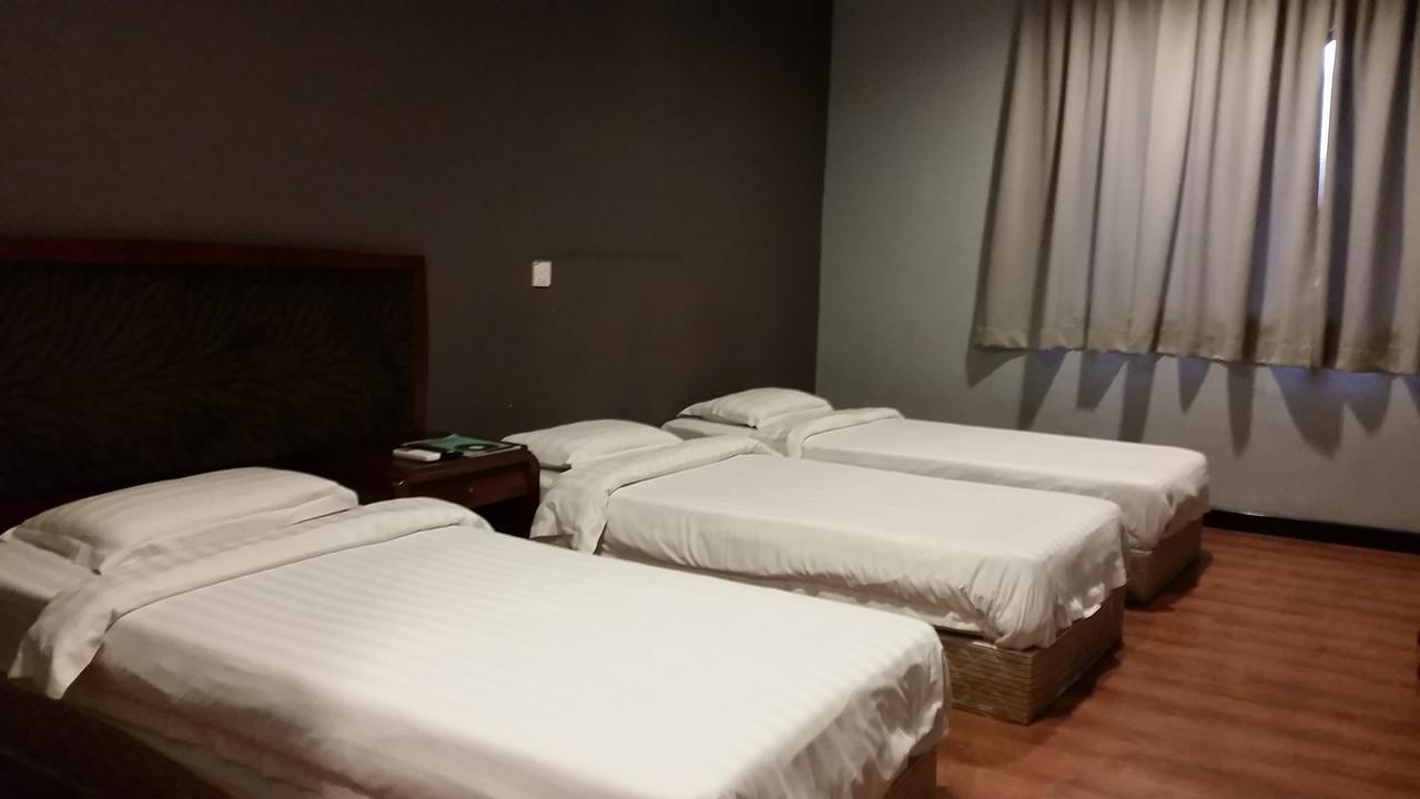 Hotel Sadong88 Кота-Кинабалу Экстерьер фото