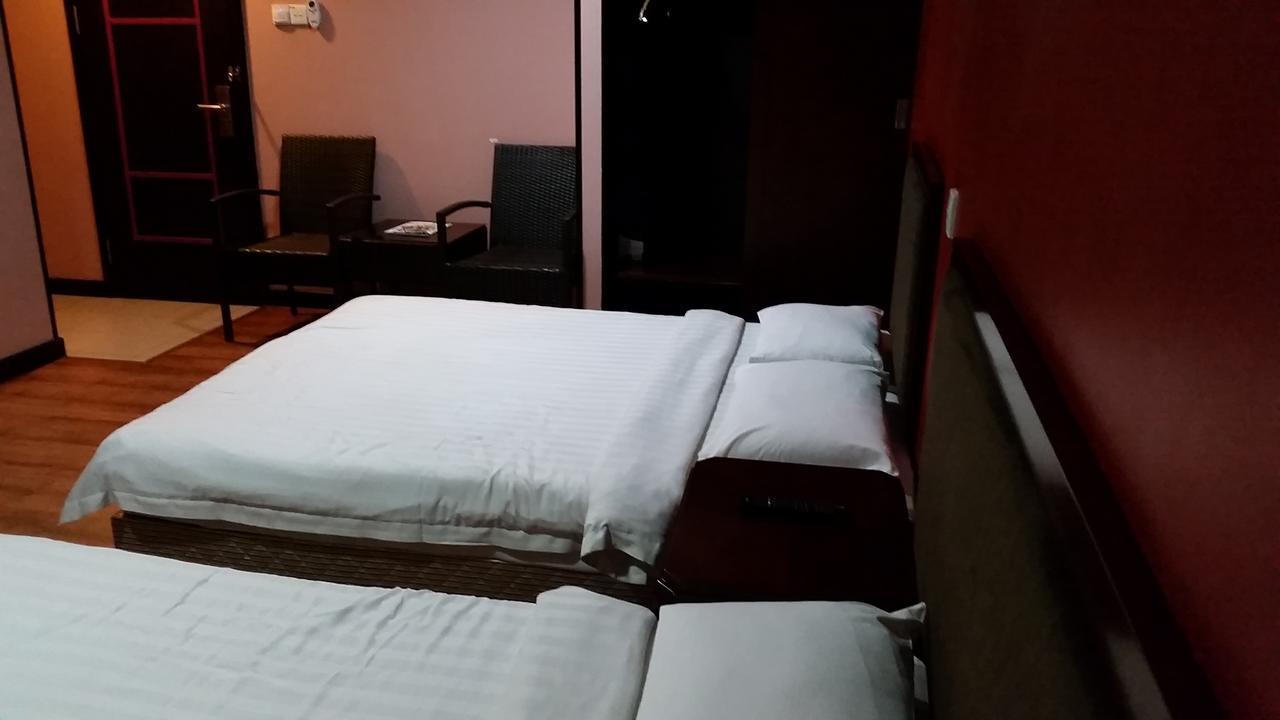 Hotel Sadong88 Кота-Кинабалу Экстерьер фото