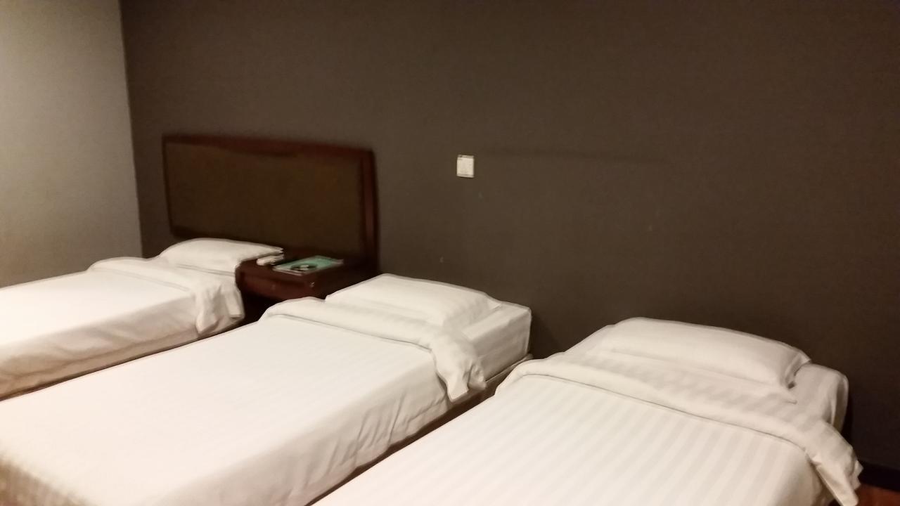 Hotel Sadong88 Кота-Кинабалу Экстерьер фото