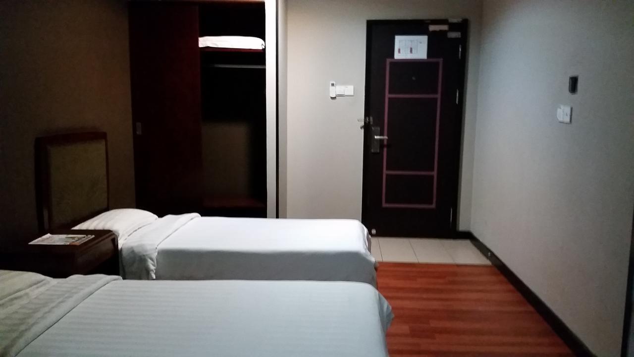 Hotel Sadong88 Кота-Кинабалу Экстерьер фото